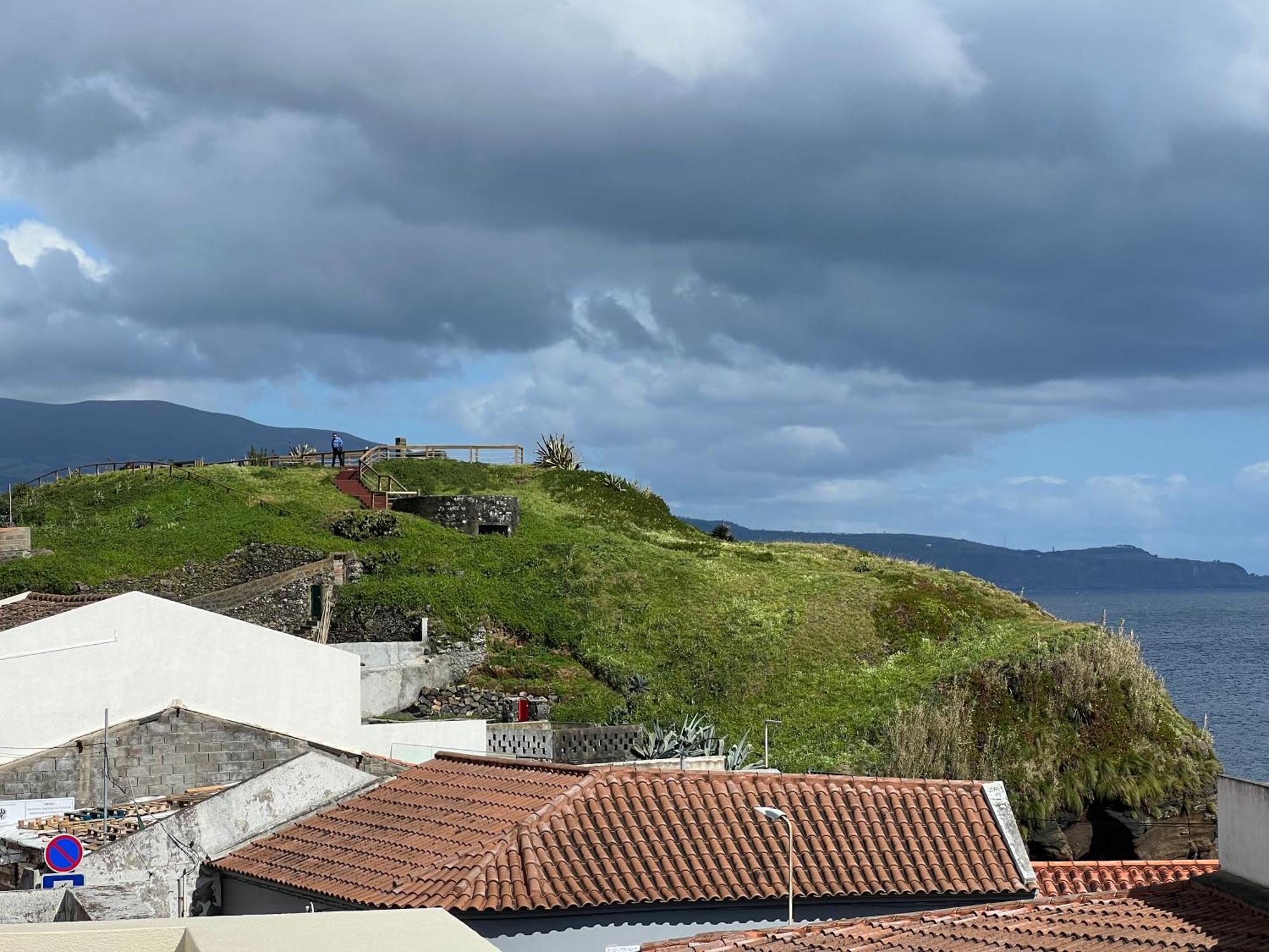 Casa A 2 Minutos A Pe De Piscina Natural Ponta Delgada  Bagian luar foto