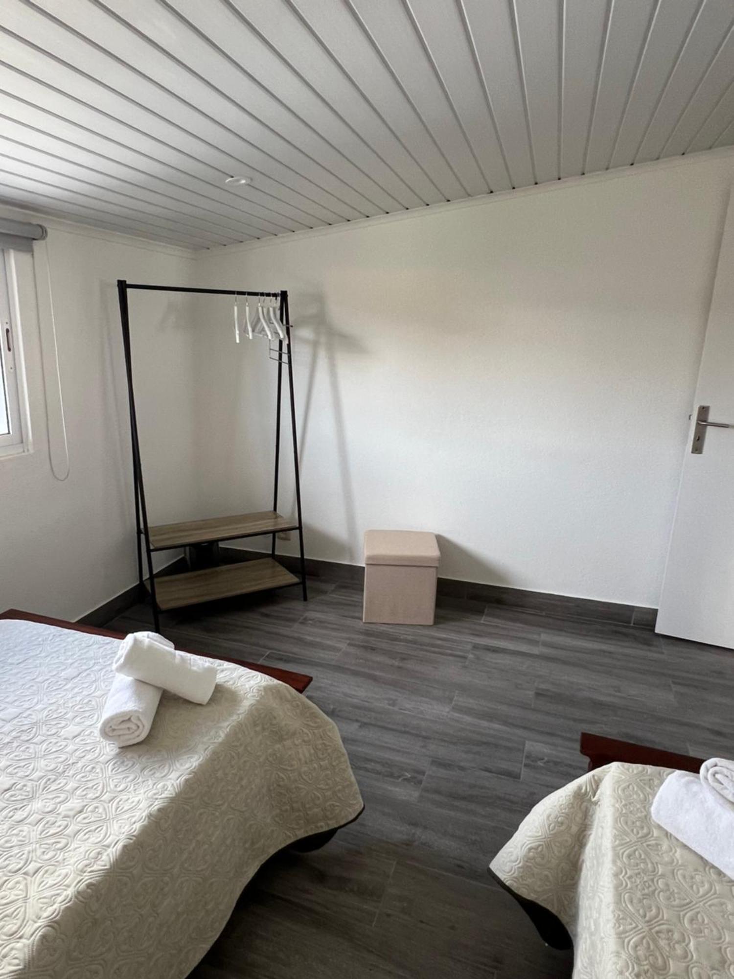 Casa A 2 Minutos A Pe De Piscina Natural Ponta Delgada  Bagian luar foto