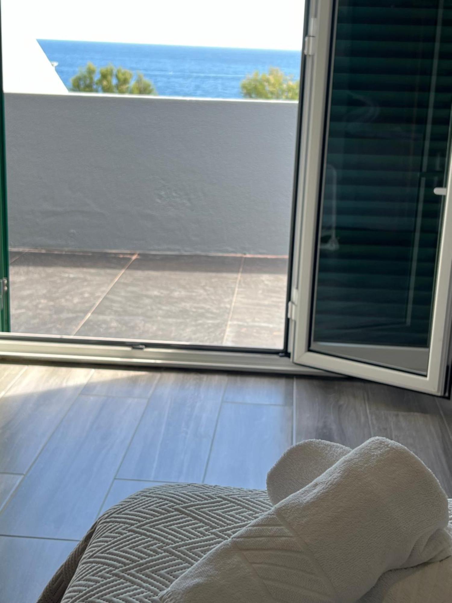 Casa A 2 Minutos A Pe De Piscina Natural Ponta Delgada  Bagian luar foto